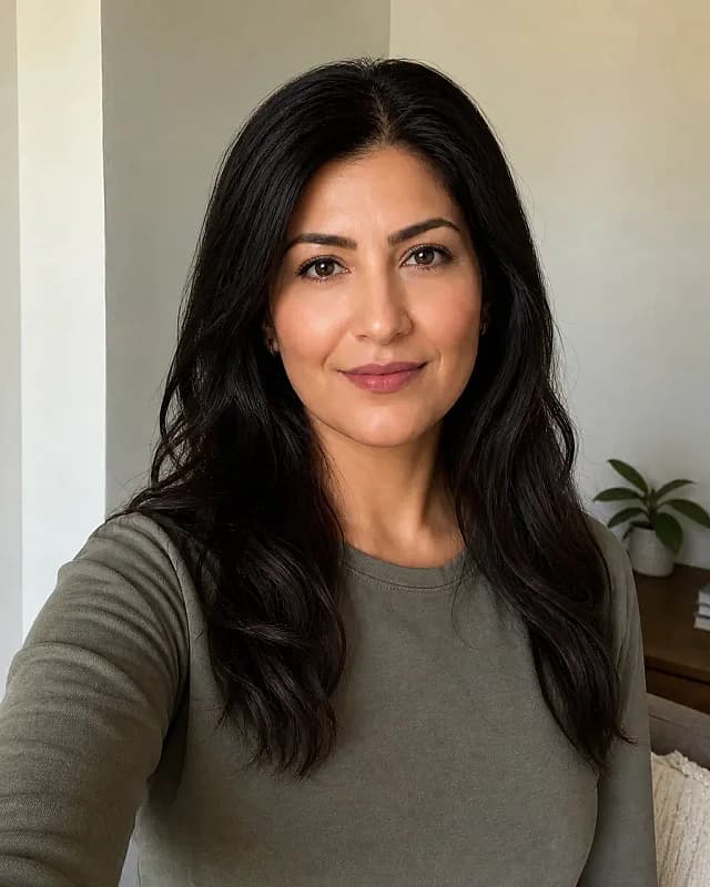 Original synthetic casual portrait before the startup founder headshot direction
