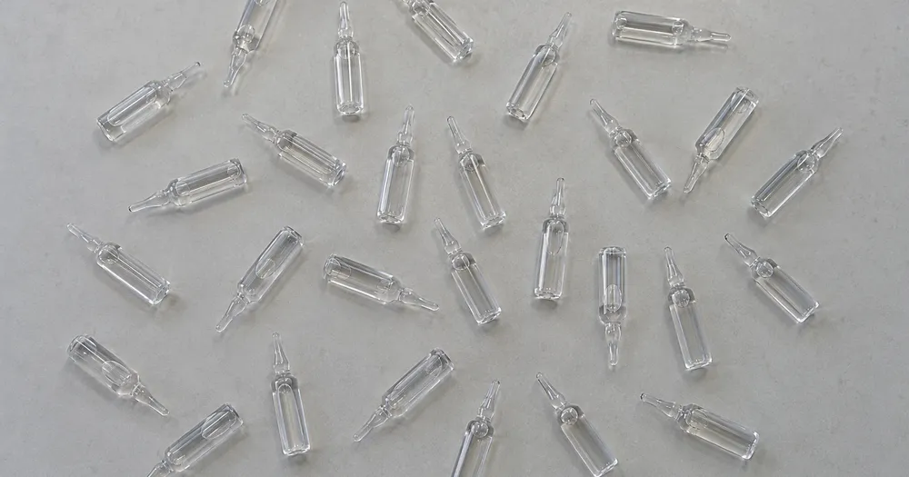 Count ampoules in a tray from a photo — count ampoules in a tray from a photo with marked results