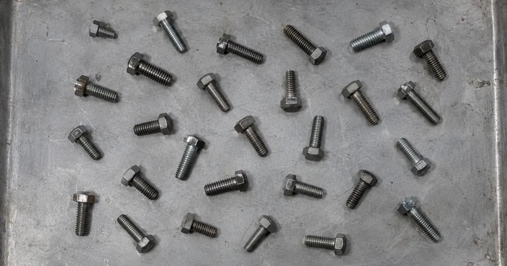 Count bolts in a tray from a photo — count bolts in a tray from a photo with marked results