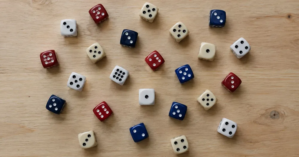 Dice Counter — Count dice in a tray from a photo — dice counter to count dice in a tray from a photo