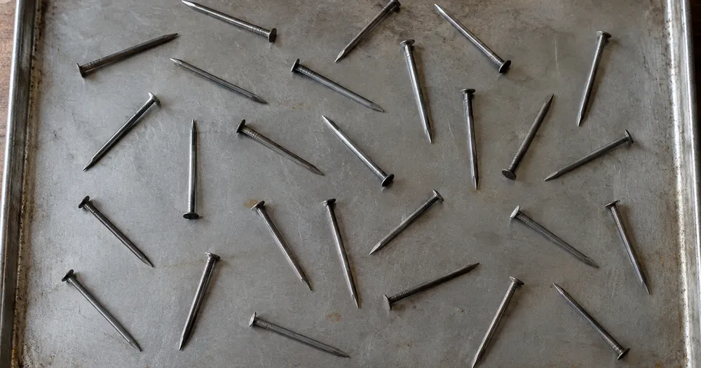 Count nails in a tray from a photo — count nails in a tray from a photo with marked results